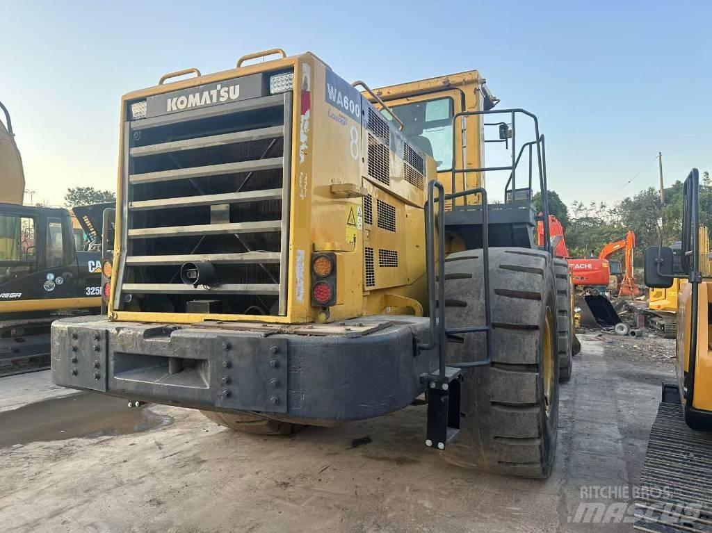 Komatsu WA 600 Læssemaskiner på hjul