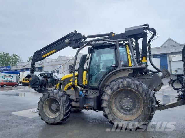 Valtra N153 Skovbrugstraktorer