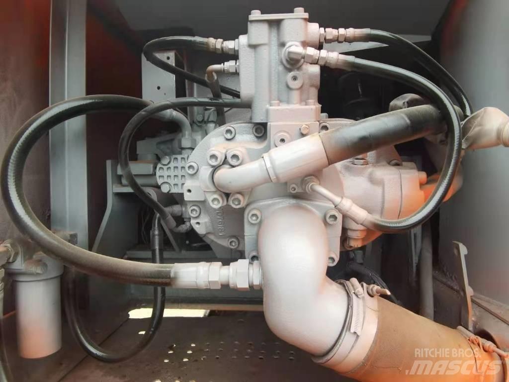 Hitachi EX 200 Gravemaskiner på larvebånd