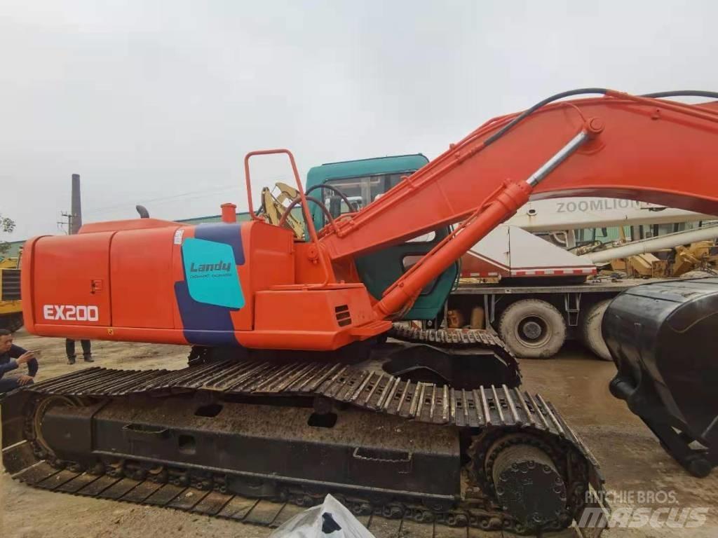 Hitachi EX 200 Gravemaskiner på larvebånd