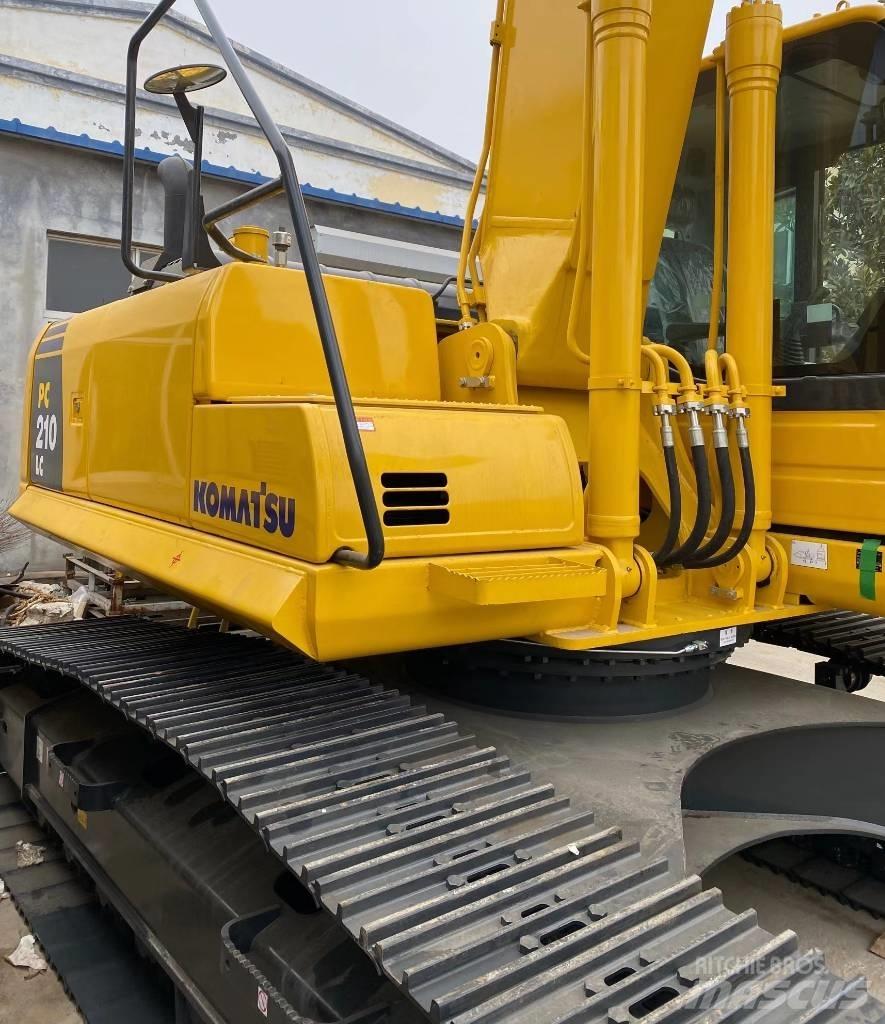 Komatsu PC210LC-8M0 Gravemaskiner på larvebånd