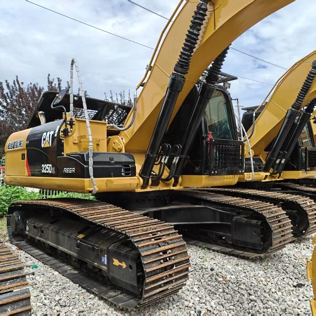 CAT 325D Gravemaskiner på larvebånd