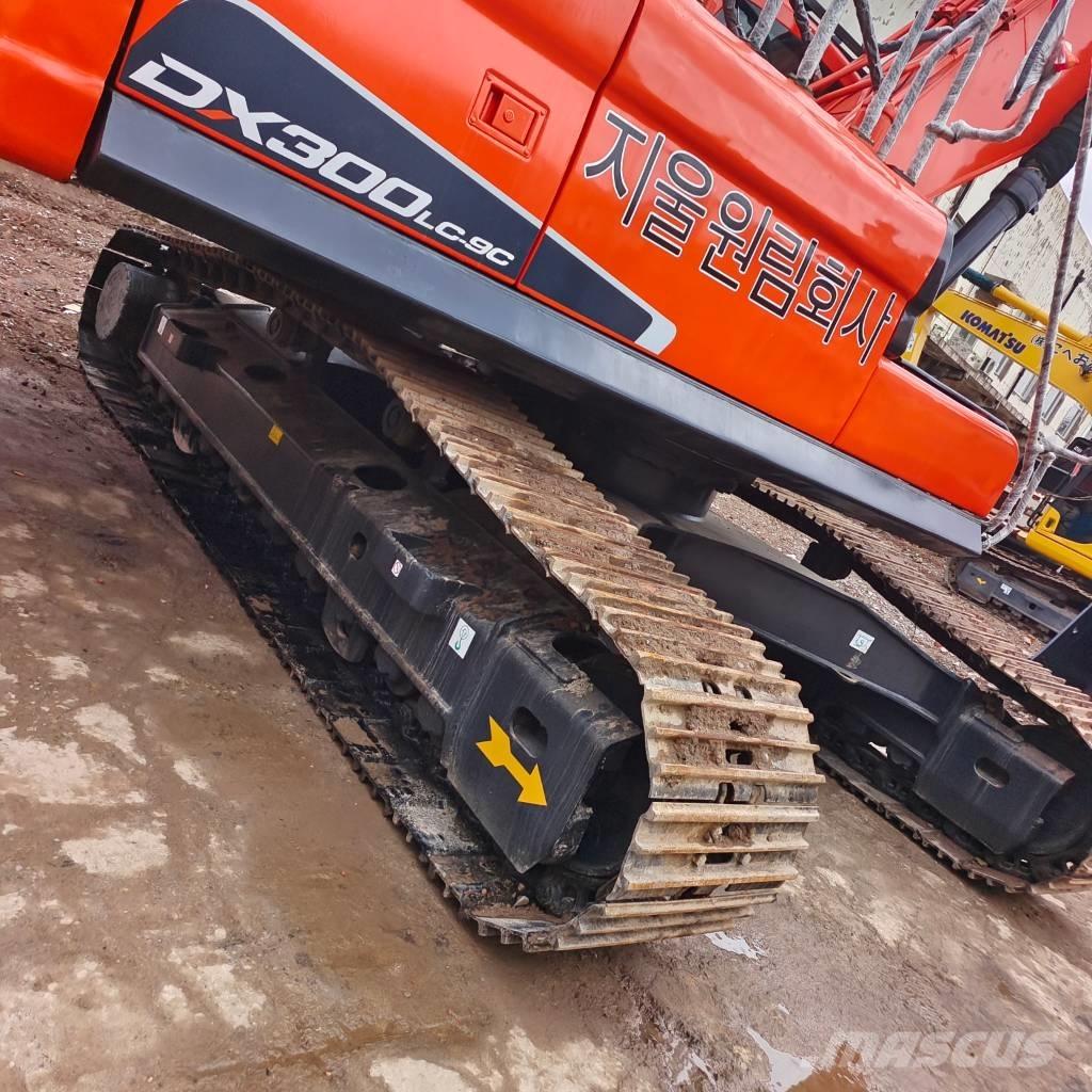 Doosan DX 300LC Gravemaskiner på larvebånd