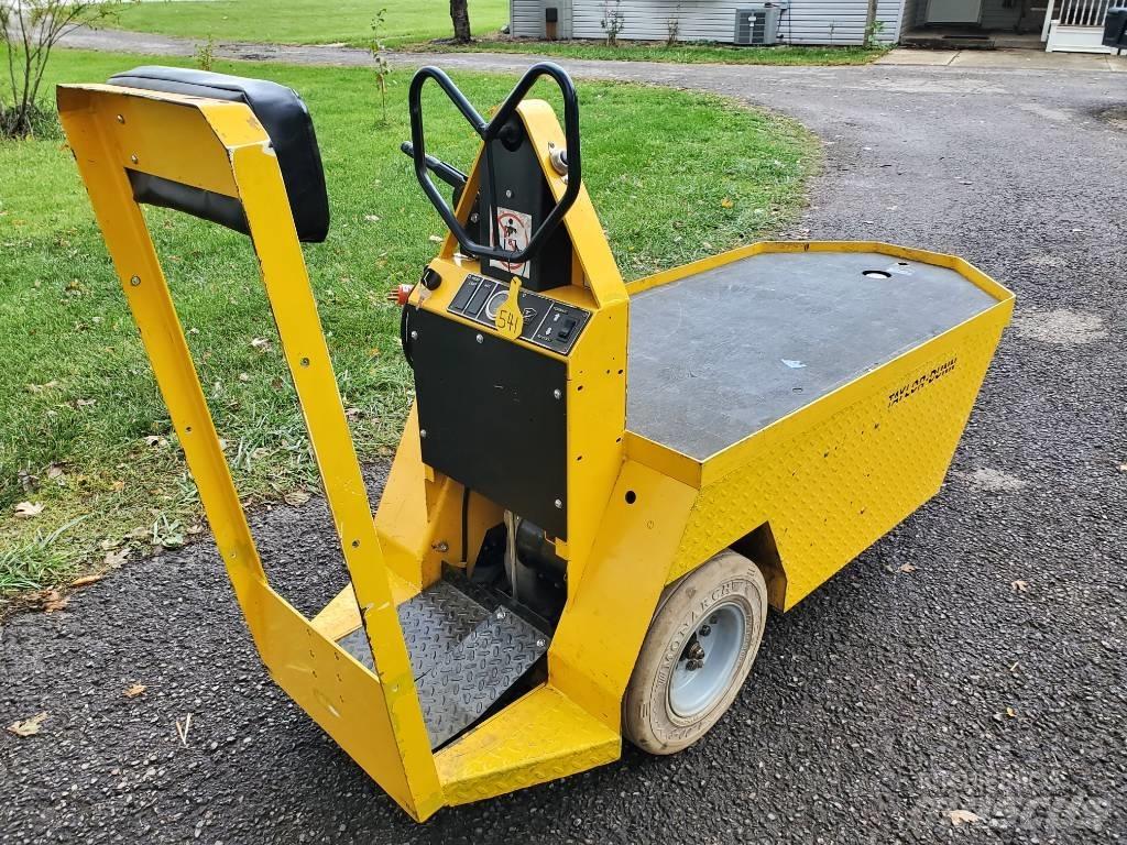 Taylor-Dunn SC090 Bugsertruck