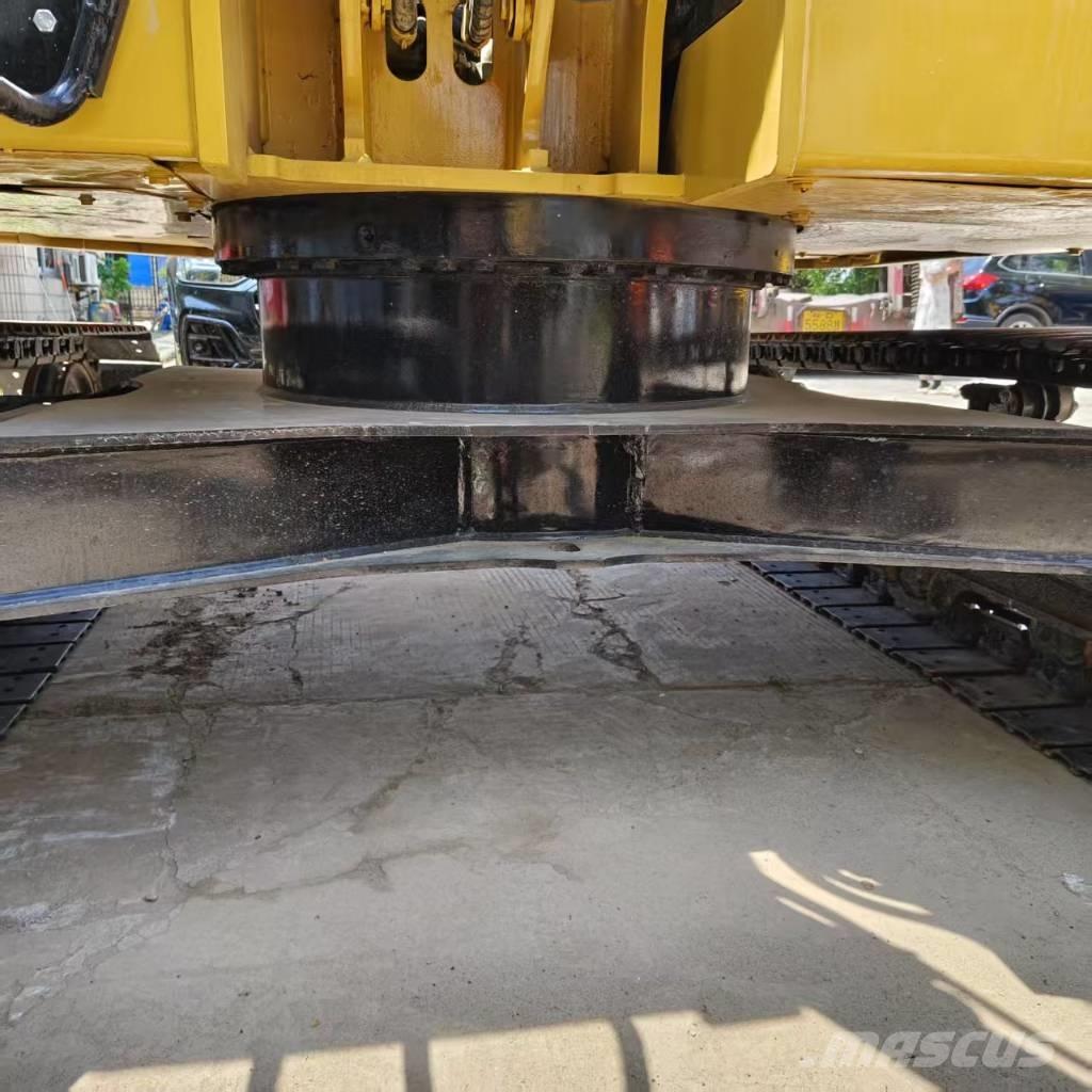 CAT 310 Gravemaskiner på larvebånd