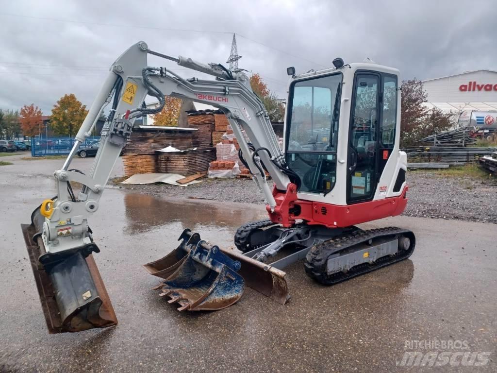 Takeuchi TB 225 Minigravemaskiner