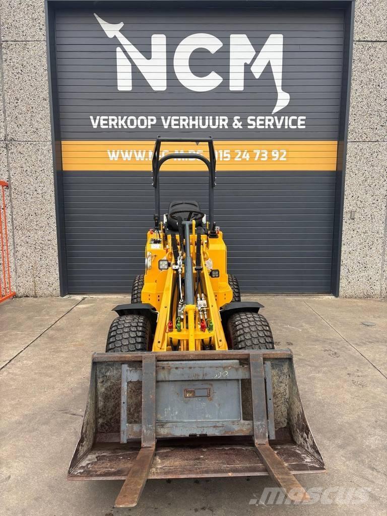 Knikmops KM 130 Læssemaskiner på hjul