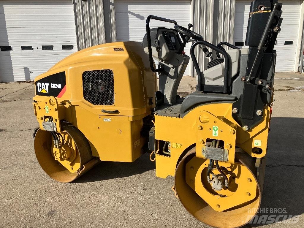 CAT CB 24 B Tvilling tromle