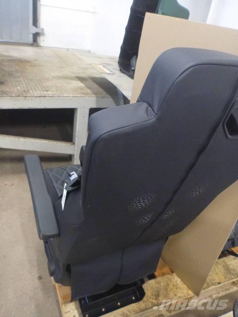 Mercedes-Benz Actros Kabiner og interiør