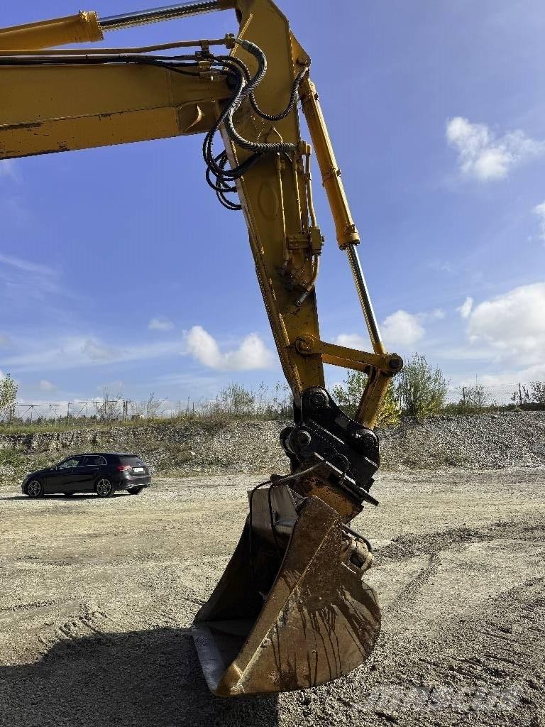 Komatsu PC 228 US-3 Gravemaskiner på larvebånd