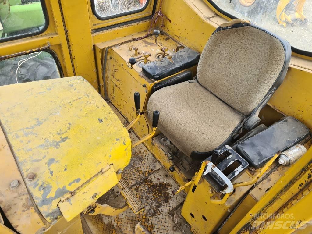 Komatsu D 85-18 Bulldozer på larvebånd
