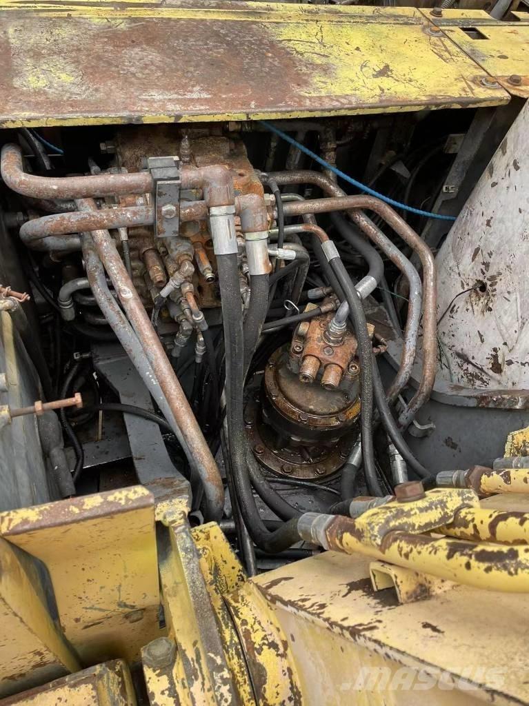 Sumitomo SH120 Gravemaskiner på larvebånd
