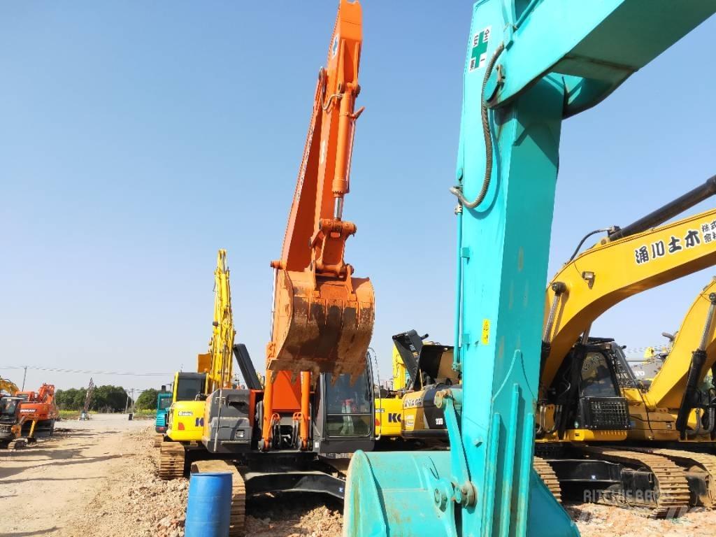 Hitachi ZX 240-3 Gravemaskiner på larvebånd