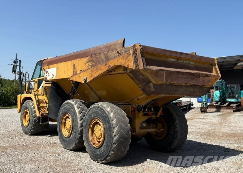 CAT 730 Terrængående lastbiler
