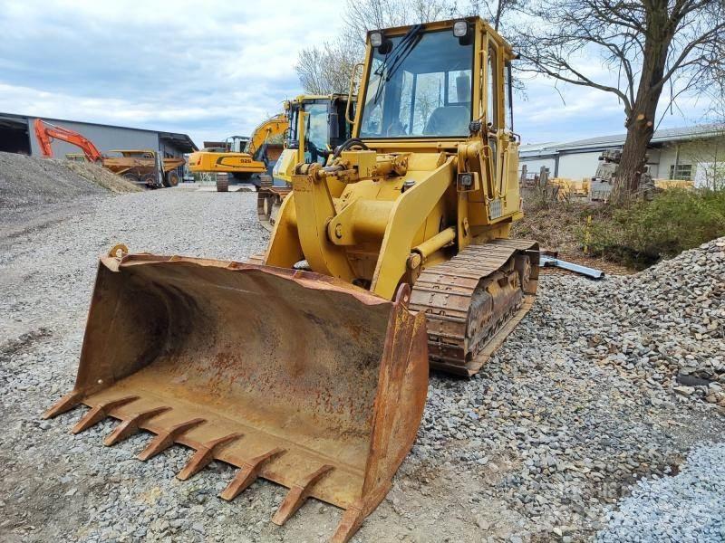 CAT 943 Larvebåndslæssere