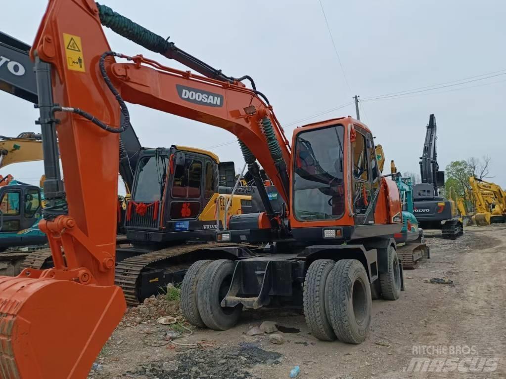 Doosan 150 W-7 Gravemaskiner på hjul