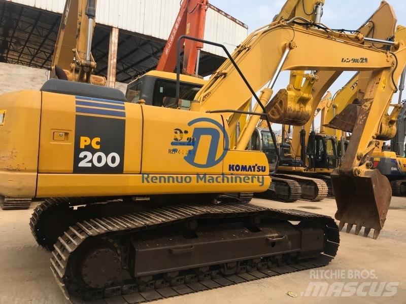 Komatsu PC200-7 Gravemaskiner på larvebånd
