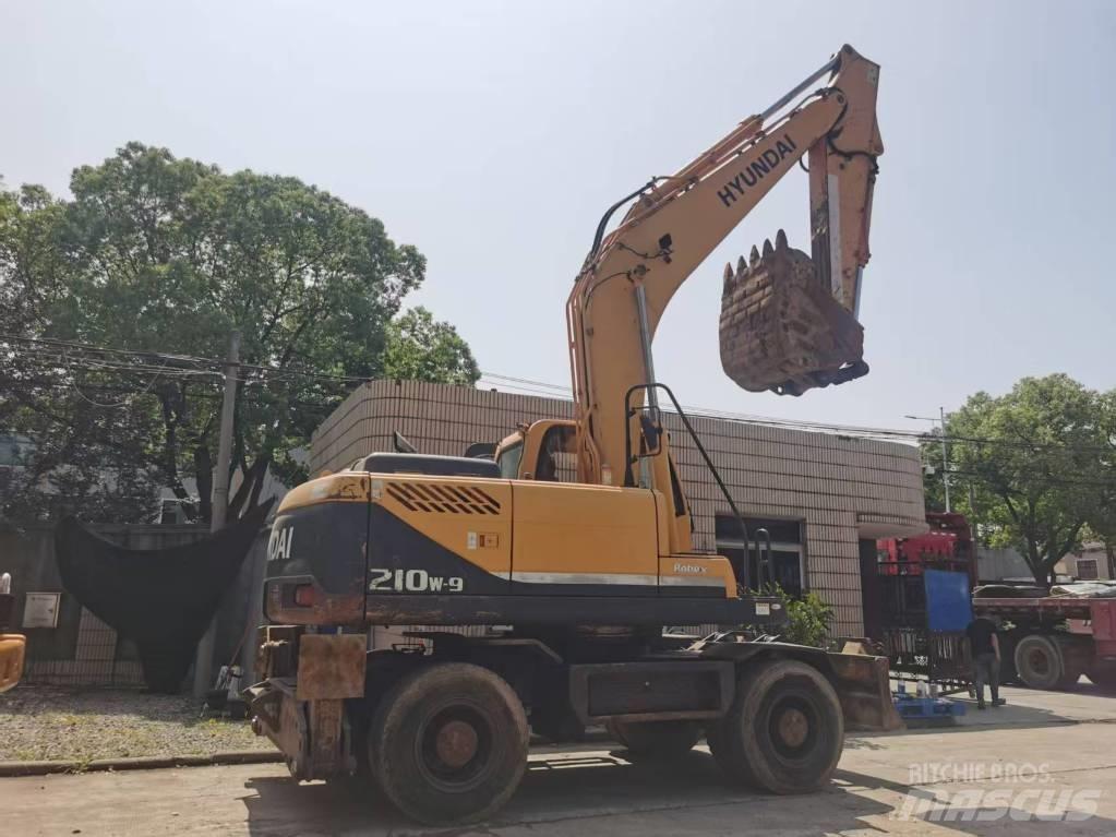 Hyundai R210W-9 Gravemaskiner på hjul