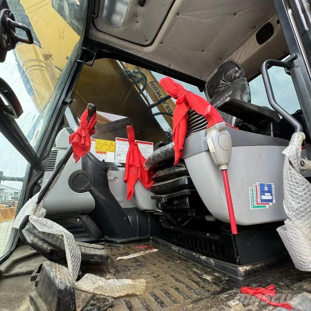Komatsu PC 220-8 Gravemaskiner på larvebånd