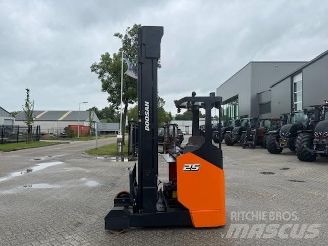 Doosan BR 25 JW-9 Reachtruck