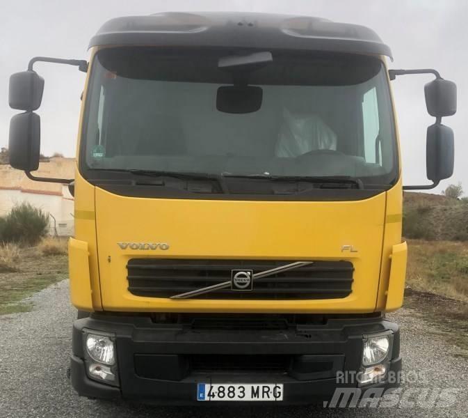 Volvo FL 240 Skip loader