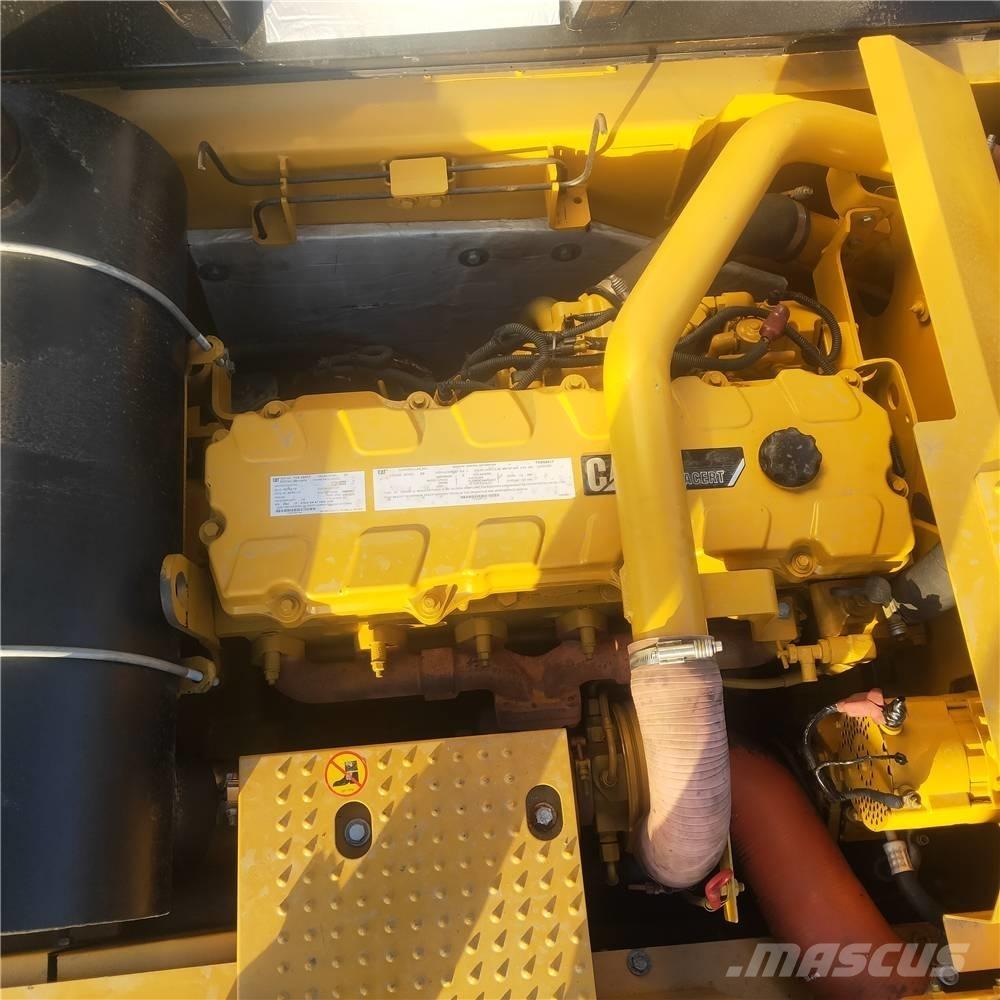 CAT 340D2 Gravemaskiner på larvebånd