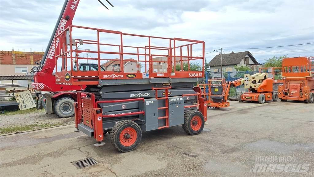 SkyJack 8841RT Saxlifte