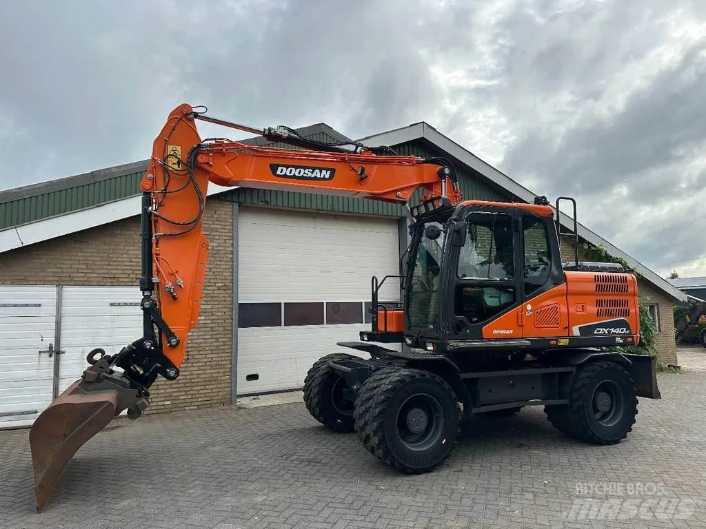 Doosan DX140W-5 Gravemaskiner på hjul