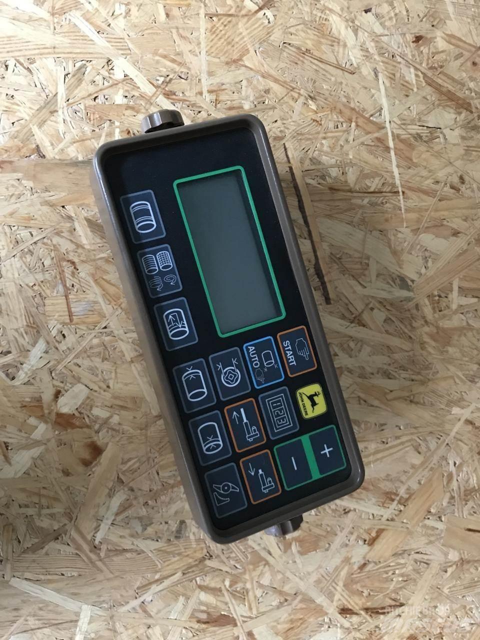 John Deere 590 Pressere til firkantede baller