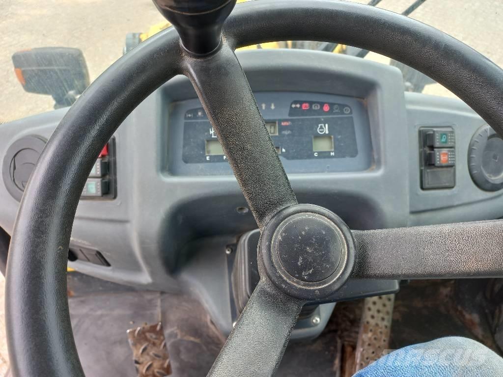 Komatsu WA 80-6 Læssemaskiner på hjul