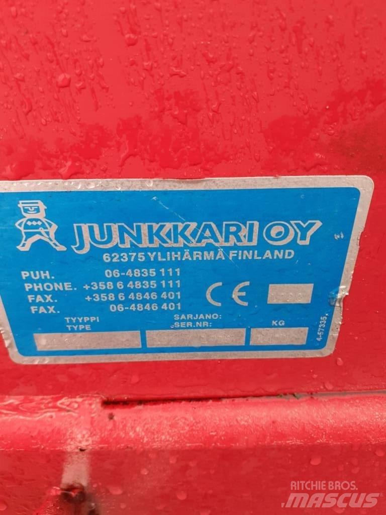 Junkkari NM 320 Kombihøstere