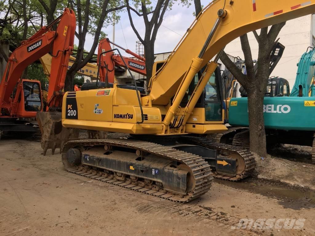 Komatsu PC 200-8 Gravemaskiner på larvebånd