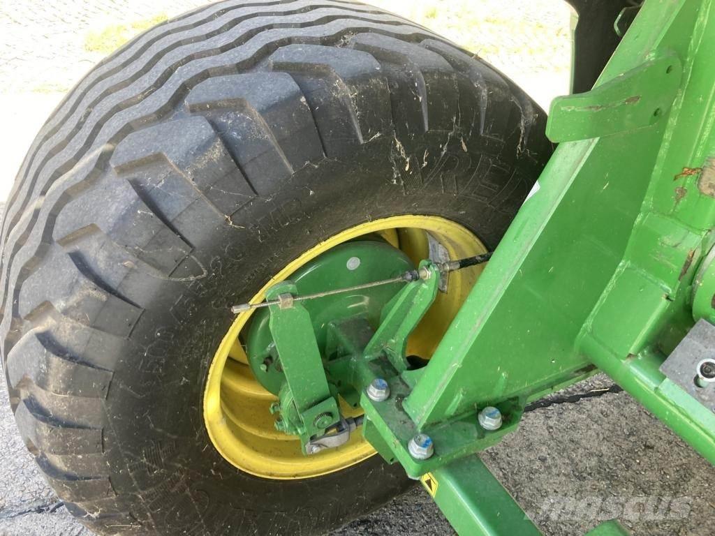 John Deere V461M Rundballe-pressere