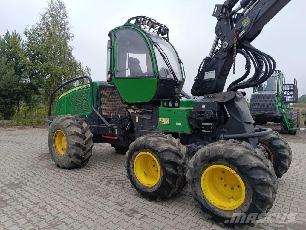 John Deere 1070 E Skovningsmaskiner