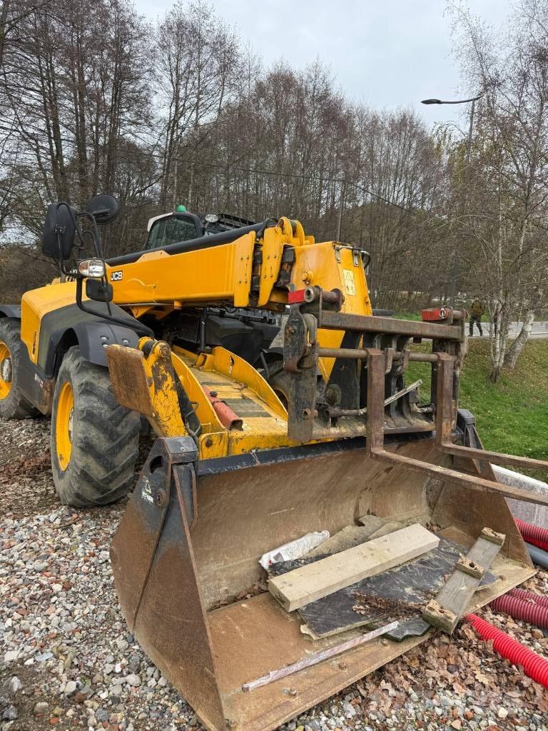 JCB 535-125 Hiviz Teleskoplæssere
