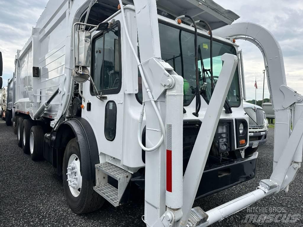 Mack MRU613 Renovationslastbiler