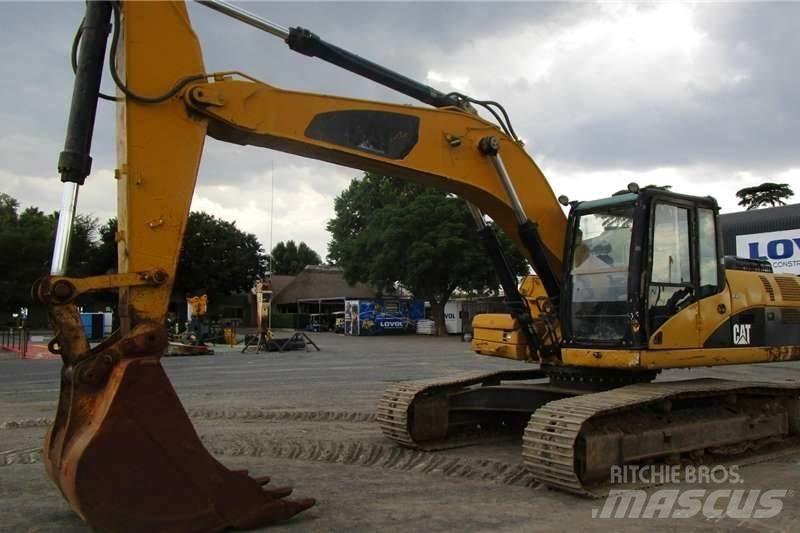 CAT 324D Minigravemaskiner
