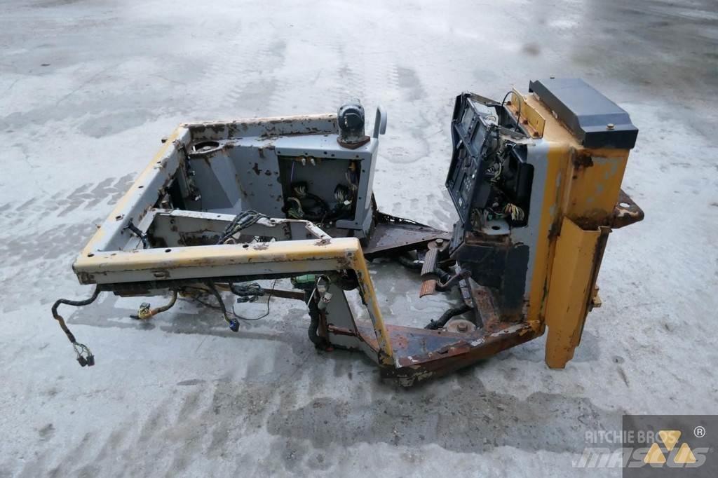 CAT 220-2800 Kabiner og interiør