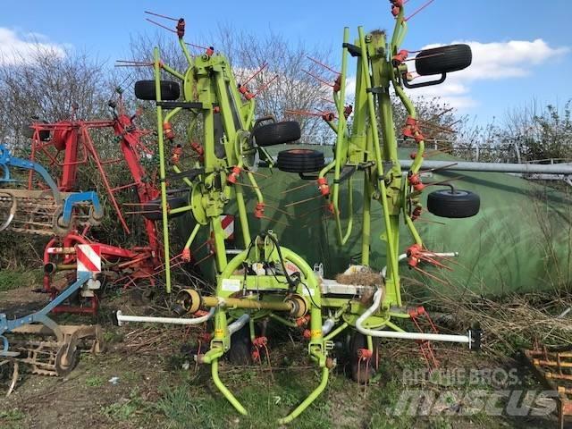 CLAAS Volto 900 River og høvendere