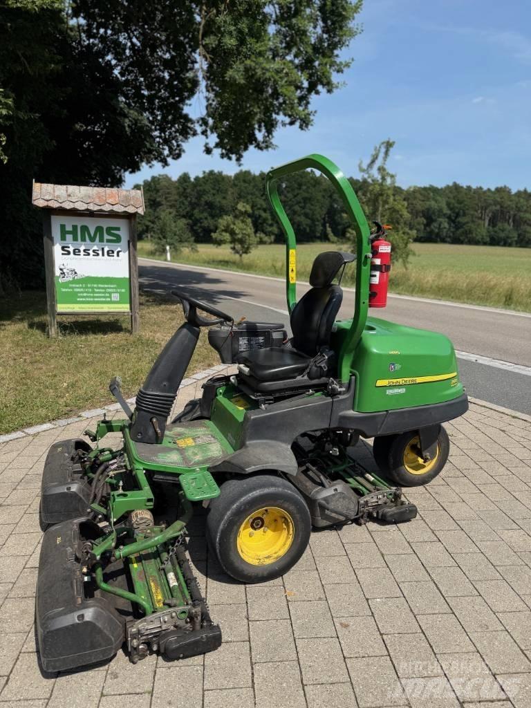 John Deere 2500 E Green plæneklippere