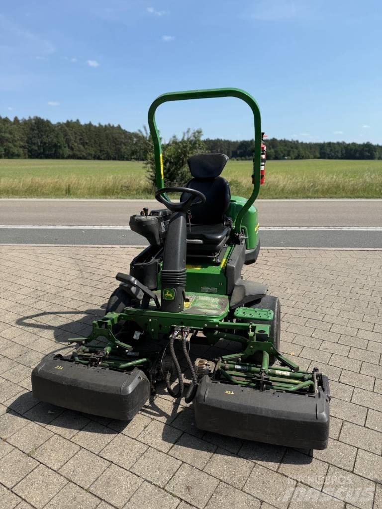 John Deere 2500 E Green plæneklippere