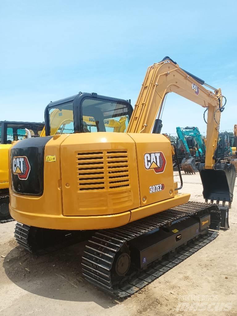 CAT 307E2 Midi-gravemaskiner 7t - 12t
