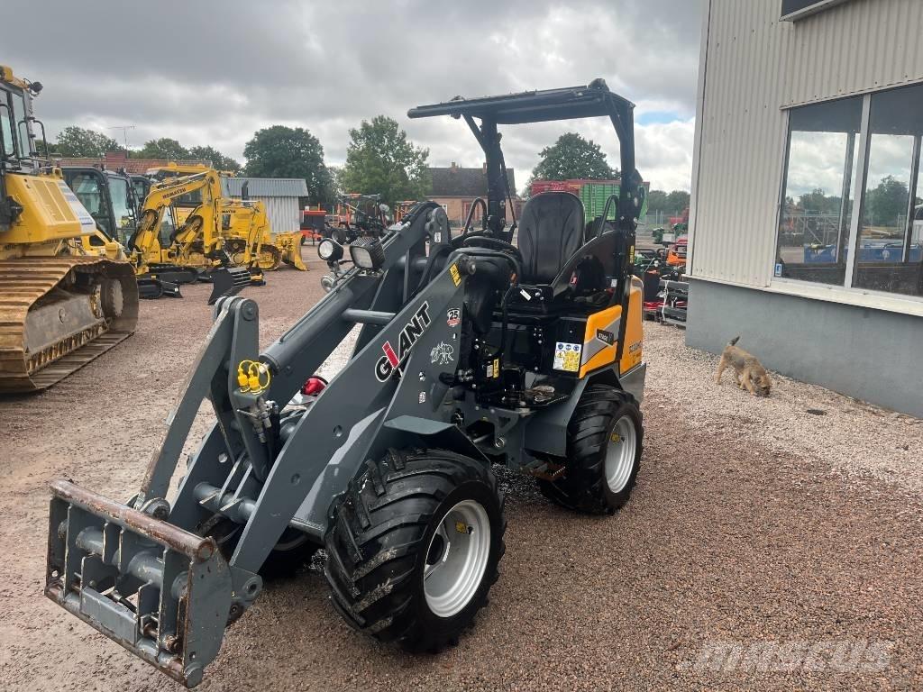 GiANT G 2300 HD Læssere
