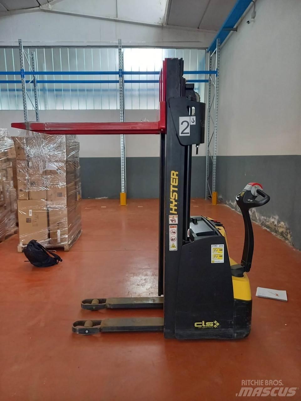 Hyster S1.2 Gaffelstabler med gående fører