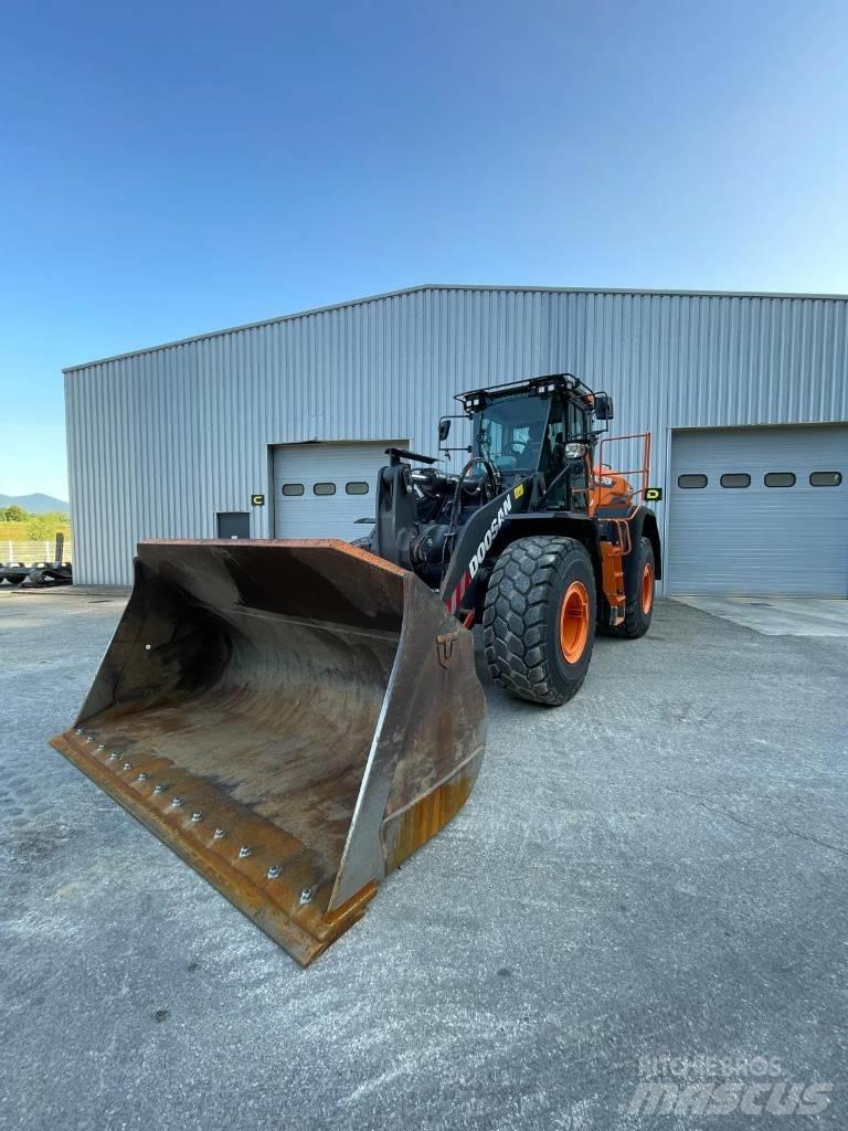 Doosan DL 320-7 Læssemaskiner på hjul