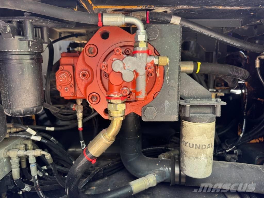 Hyundai HX 260 L Gravemaskiner på larvebånd