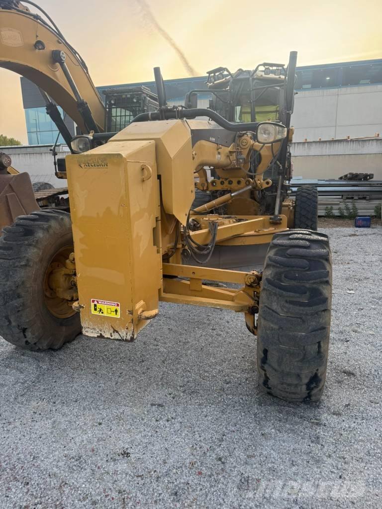 CAT 140 M Vejhøvle / Gradere
