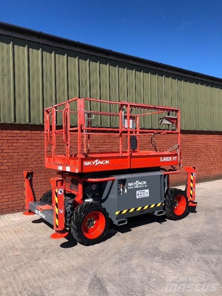 SkyJack SJ 6826 RT Saxlifte
