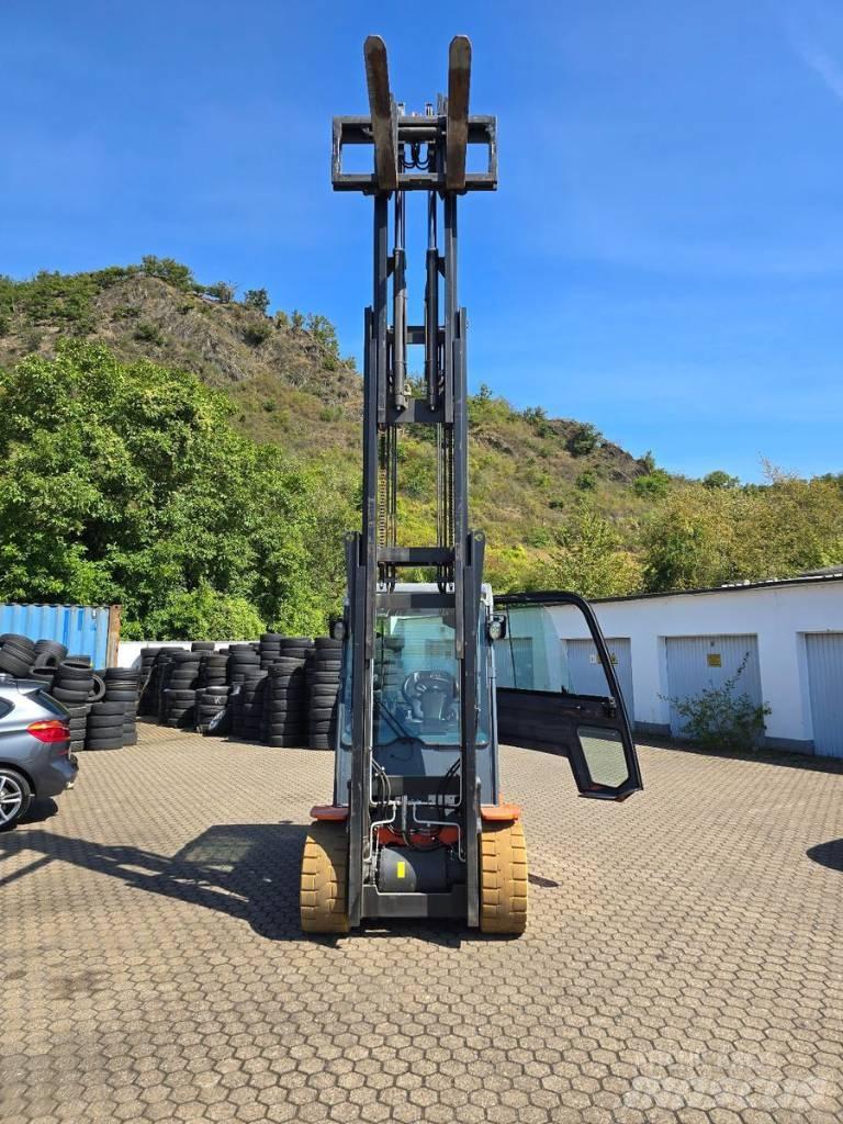 Toyota Traigo 80 El gaffeltrucks