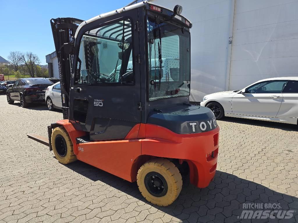 Toyota Traigo 80 El gaffeltrucks